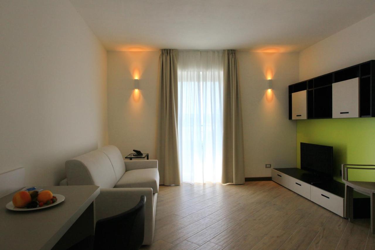 Hotel Ponti Angera